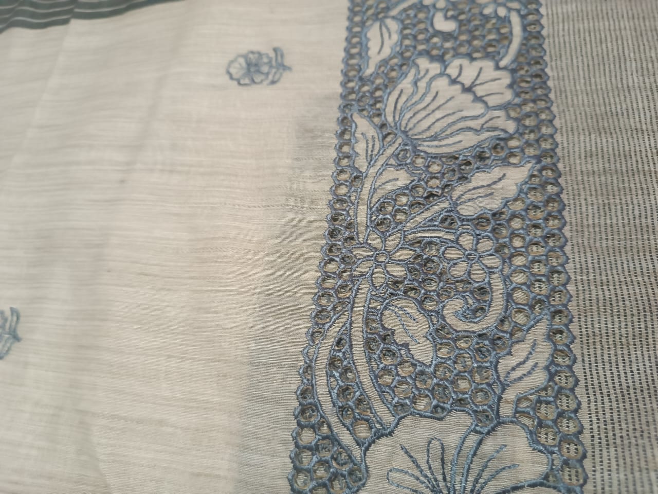 "Ivory Bloom" Handwoven Saree